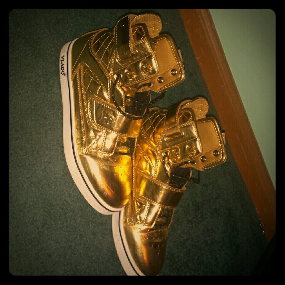 Valado Footwear